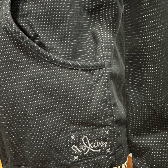 Volcom Black and White Jacket - Picture 2 of 7